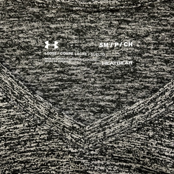 Under Armour V Neck, Short Sleeve Women’s Shirts Sz SM - Picture 3 of 3